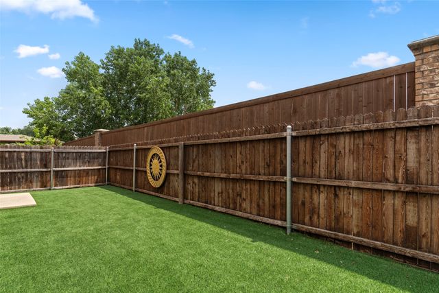 406 Hamilton Street, Lewisville, TX 75067