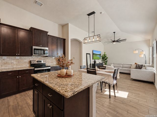 7718 Sunrise Cay, San Antonio, TX 78251