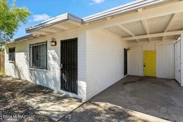 3317 N Howard Boulevard, Tucson, AZ 85716