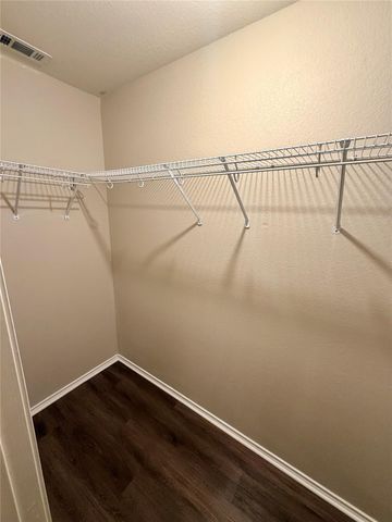 516 W South ST, Leander, TX 78641
