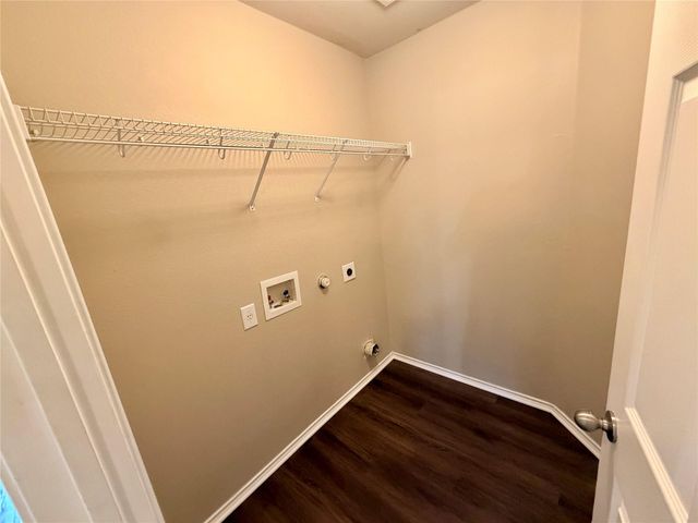 516 W South ST, Leander, TX 78641
