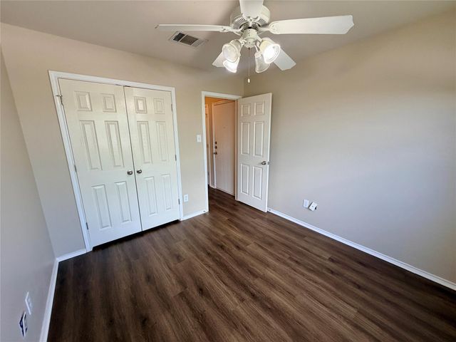516 W South ST, Leander, TX 78641