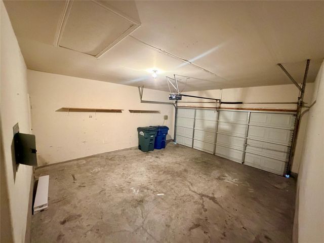 516 W South ST, Leander, TX 78641
