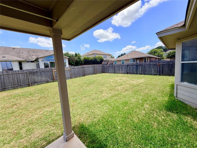 516 W South ST, Leander, TX 78641