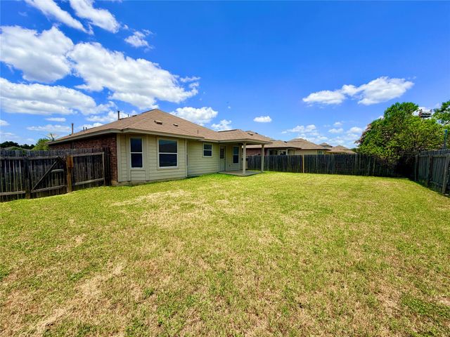 516 W South ST, Leander, TX 78641