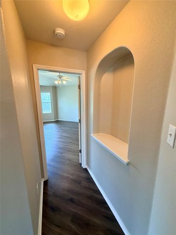 516 W South ST, Leander, TX 78641