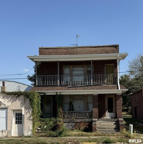 39 S CHAMBERS Street, Galesburg, IL 61401