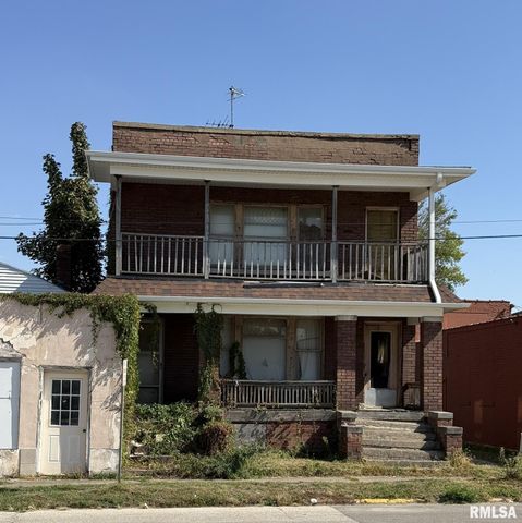 39 S CHAMBERS Street, Galesburg, IL 61401