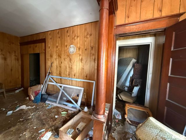 39 S CHAMBERS Street, Galesburg, IL 61401