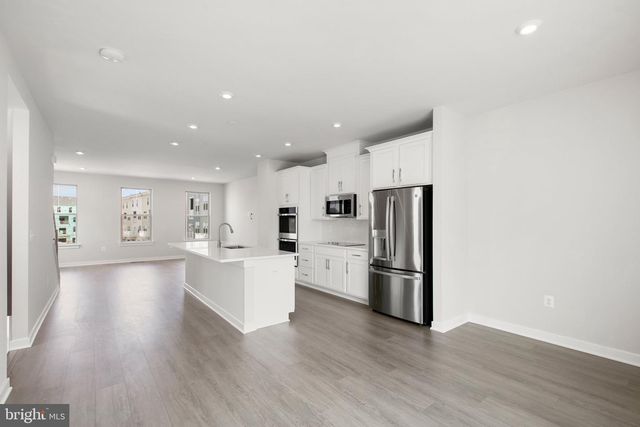 3811 SHALE RIDGE RD, Woodbridge, VA 22193