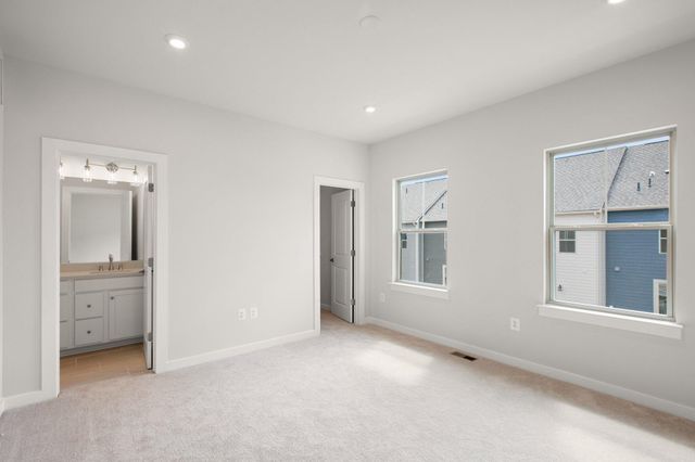 3811 SHALE RIDGE RD, Woodbridge, VA 22193