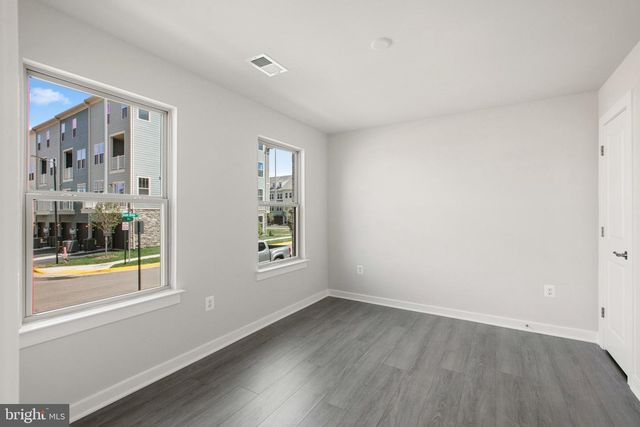 3811 SHALE RIDGE RD, Woodbridge, VA 22193