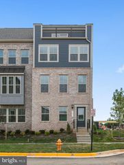 3811 SHALE RIDGE RD, Woodbridge, VA 22193