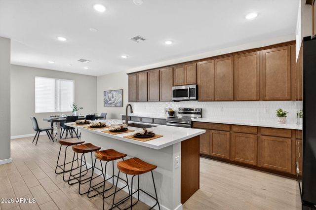 7333 E PURPLE PRAIRIE Drive, San Tan Valley, AZ 85143