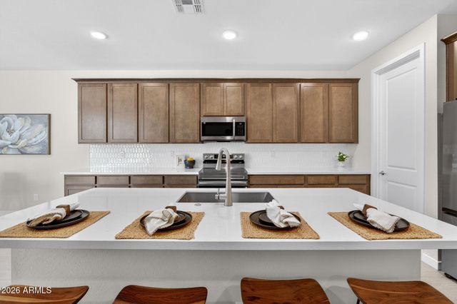 7333 E PURPLE PRAIRIE Drive, San Tan Valley, AZ 85143