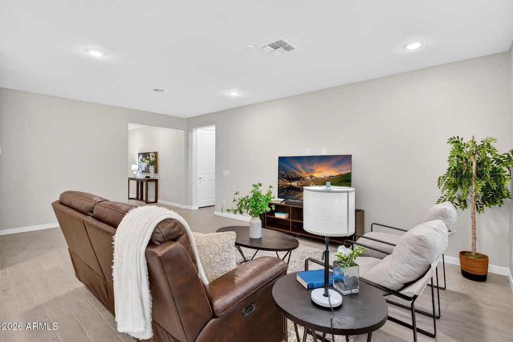Image 13 of property listing at 7333 E PURPLE PRAIRIE Drive, San Tan Valley, AZ 85143