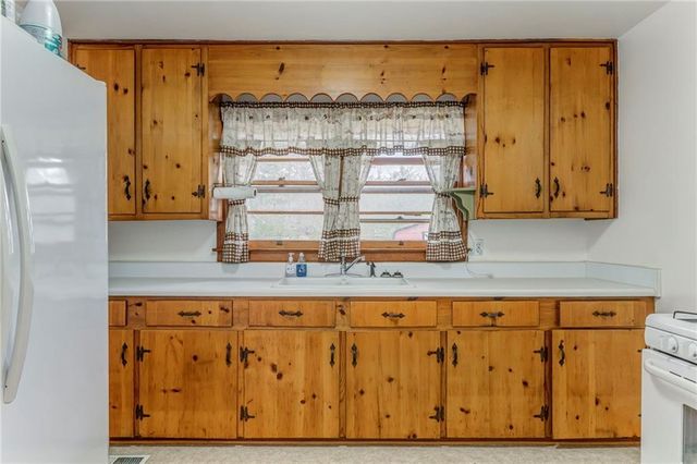 6 Don NE Drive, Rome, GA 30165