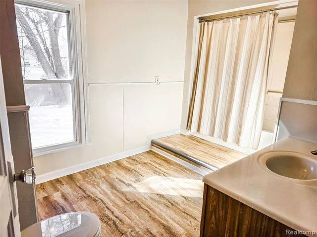 270 W 4th Street, Imlay City, MI 48444