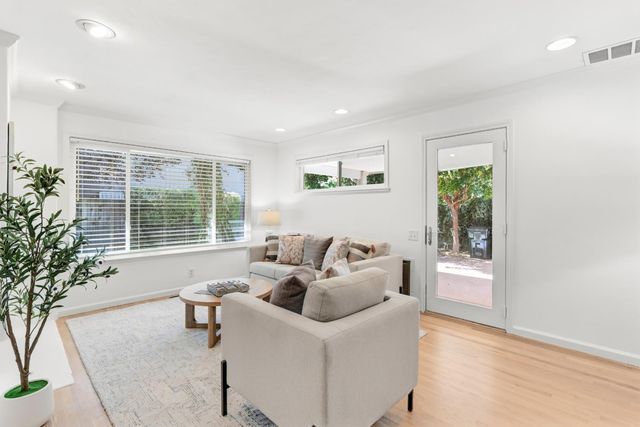 141 Clunie Dr, Sacramento, CA 95864