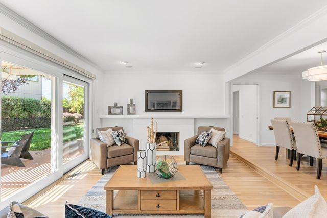 141 Clunie Dr, Sacramento, CA 95864