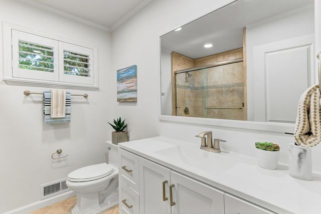 141 Clunie Dr, Sacramento, CA 95864