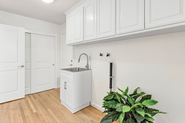 141 Clunie Dr, Sacramento, CA 95864
