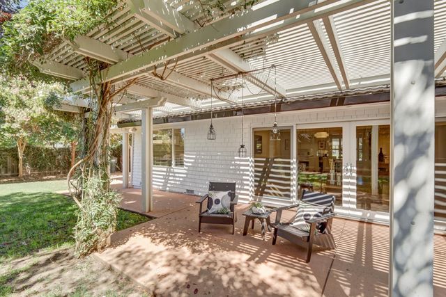 141 Clunie Dr, Sacramento, CA 95864