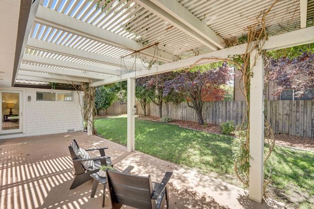 141 Clunie Dr, Sacramento, CA 95864