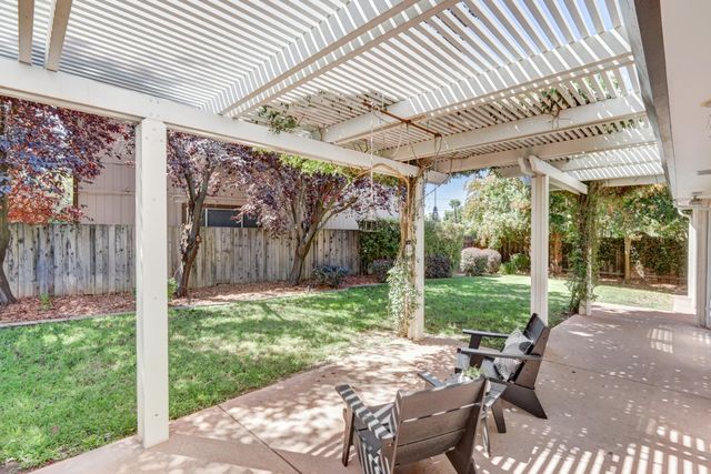 141 Clunie Dr, Sacramento, CA 95864