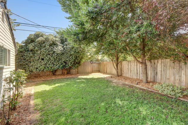 141 Clunie Dr, Sacramento, CA 95864
