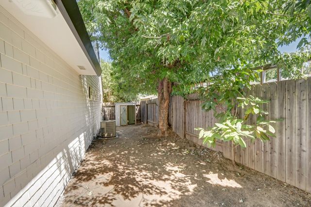 141 Clunie Dr, Sacramento, CA 95864