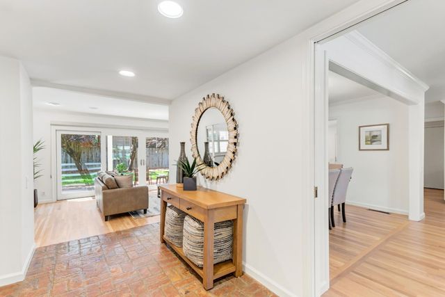 141 Clunie Dr, Sacramento, CA 95864