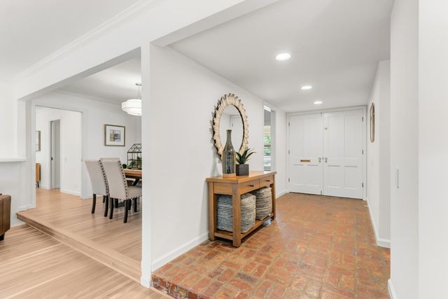 141 Clunie Dr, Sacramento, CA 95864