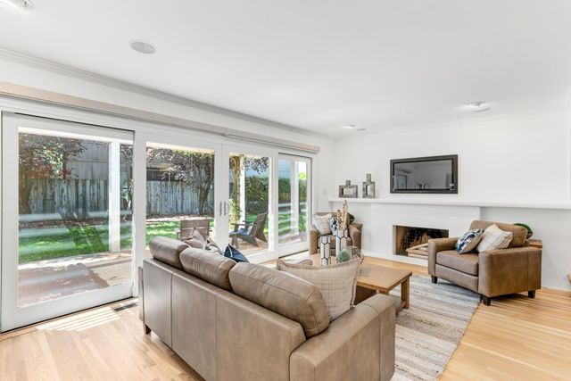 141 Clunie Dr, Sacramento, CA 95864
