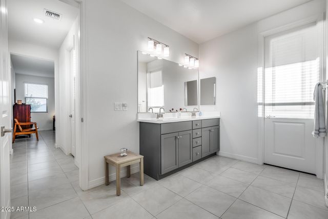 3044 W Monte Way, Laveen, AZ 85339