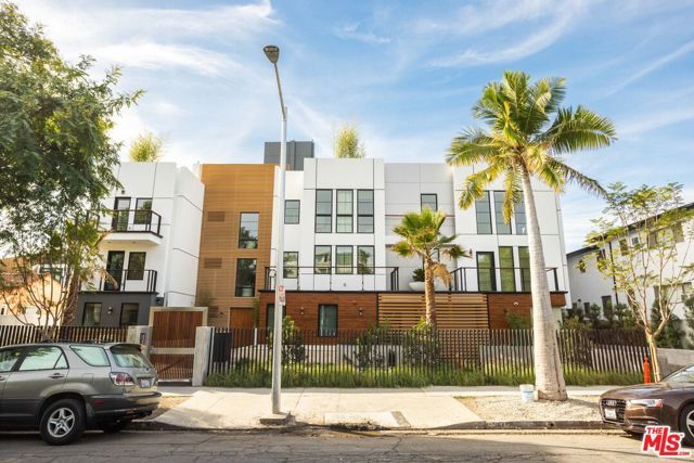 547 N Sweetzer Avenue 303, West Hollywood, CA 90048