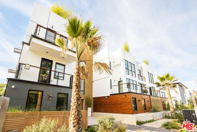 547 N Sweetzer Avenue 303, West Hollywood, CA 90048