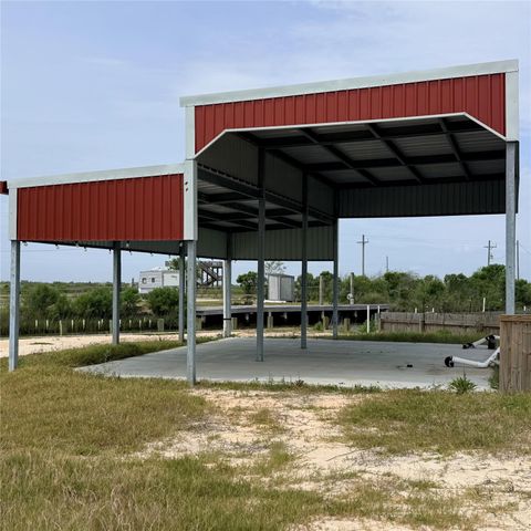 1119 Mabry Street, Gilchrist, TX 77617