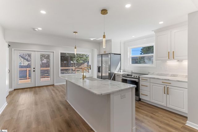 18 Hatch Street, Greenville, SC 29611