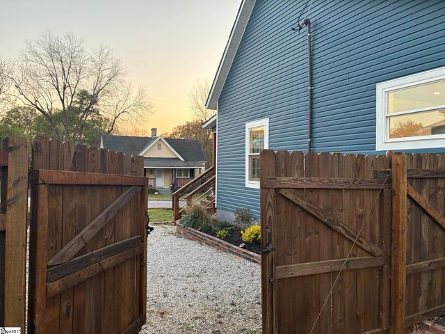 18 Hatch Street, Greenville, SC 29611