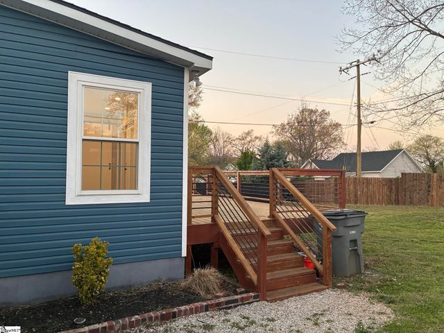 18 Hatch Street, Greenville, SC 29611