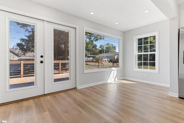 18 Hatch Street, Greenville, SC 29611