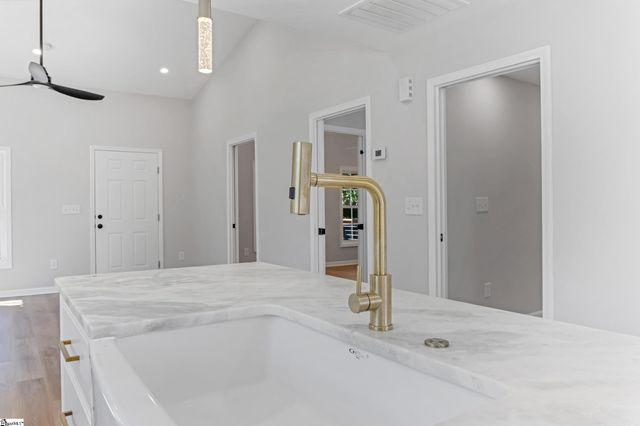 18 Hatch Street, Greenville, SC 29611