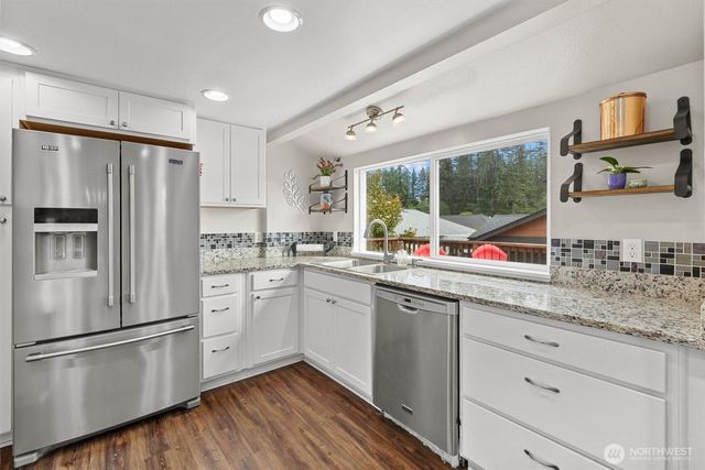 230 Heather Drive, Camano Island, WA 98282