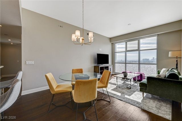 150 Las Vegas Boulevard 1811, Las Vegas, NV 89101