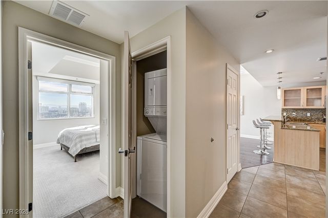 150 Las Vegas Boulevard 1811, Las Vegas, NV 89101