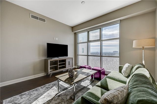 150 Las Vegas Boulevard 1811, Las Vegas, NV 89101