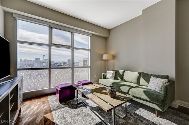 150 Las Vegas Boulevard 1811, Las Vegas, NV 89101