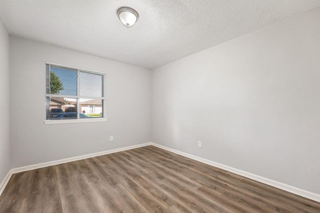 9806 Thrush Street, La Porte, TX 77571