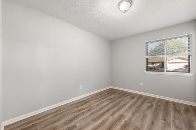 9806 Thrush Street, La Porte, TX 77571
